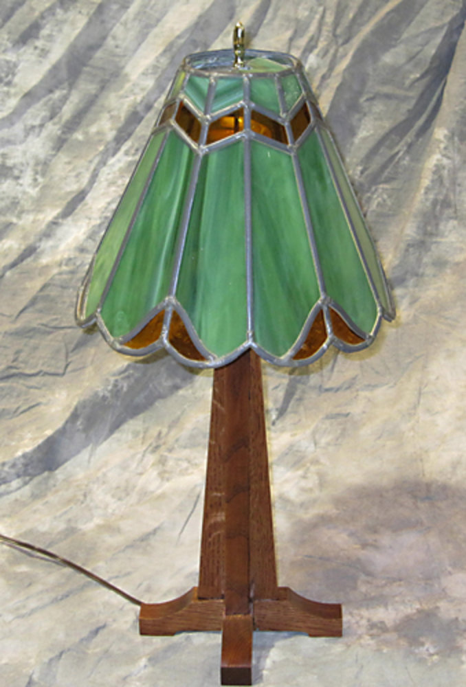 Dic Drees: Table Lamp with Stained Glass Shade