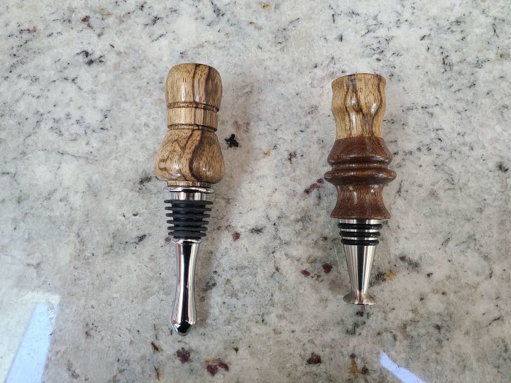  Kevin  Loewe: Turned Bottle Stoppers