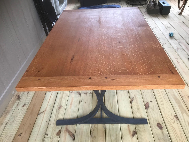 Screened-in Porch Table Top: Lee Nye