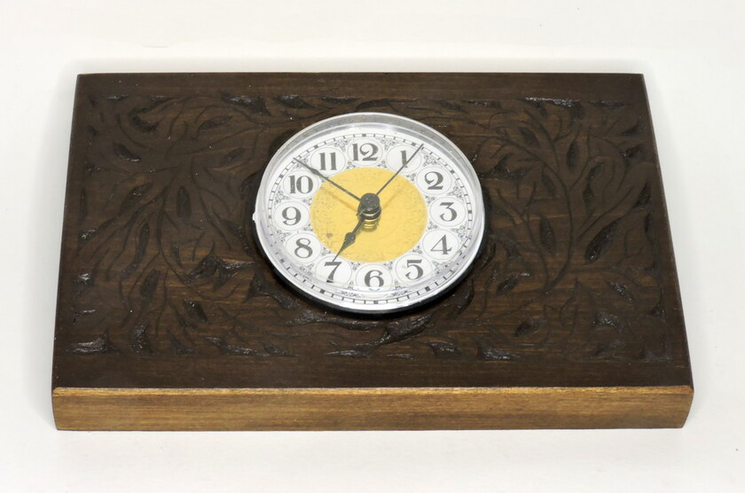 Tom Olson: Chip Carving Clock